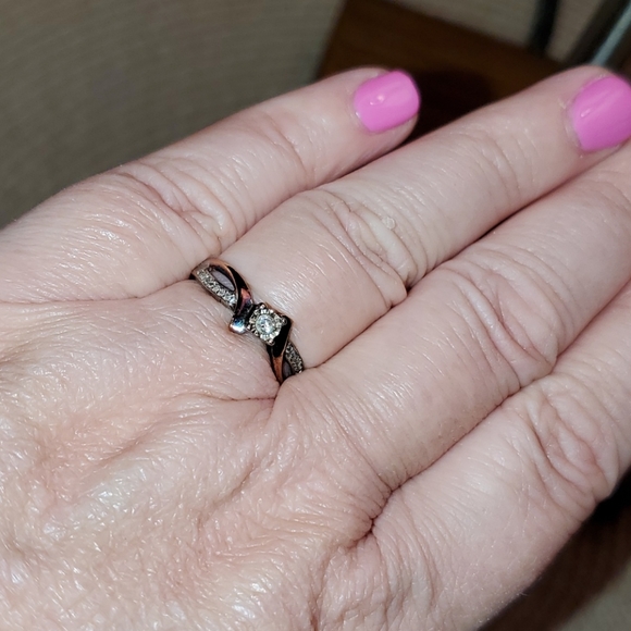 Diamond ring - Picture 1 of 3